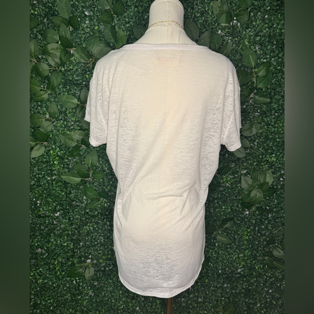 Vince Camuto White Cityscape Graphic Tee - Picture 3 of 5